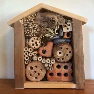 Bricolage : Fabrique ton propre hôtel à insectes - Journal Ulricois